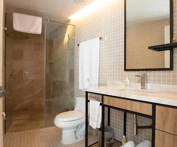 2022 Modern Steps To The Ocean W/ Hot Tub Playa del Carmen