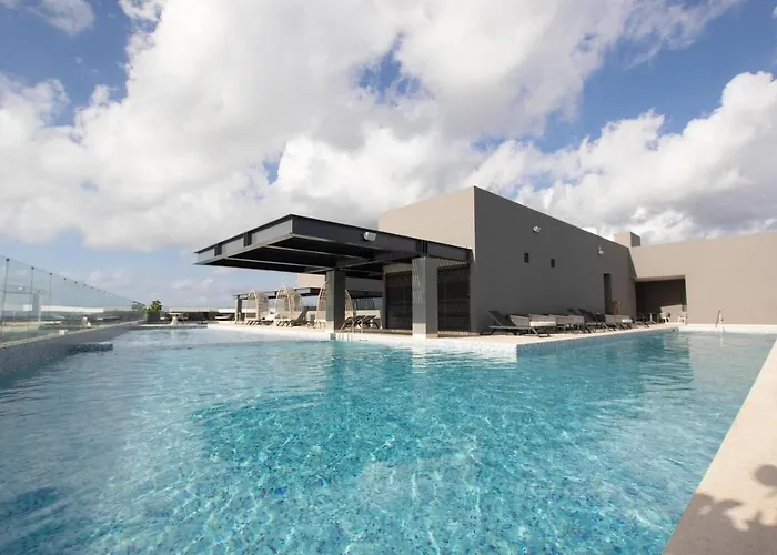 2022 Modern Steps To The Ocean W/ Hot Tub