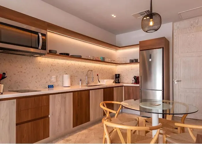 2022 Modern Steps To The Ocean W/ Hot Tub 4* Playa del Carmen